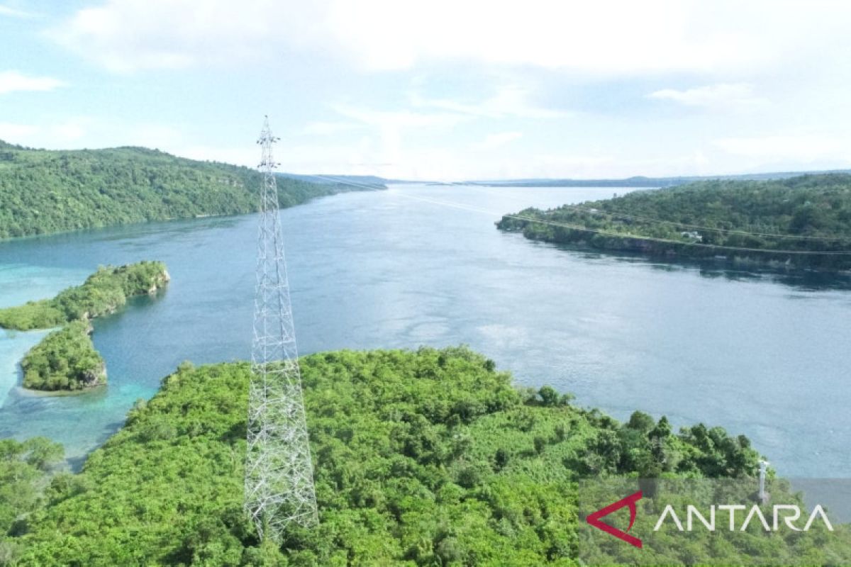 PLN membangun Transmisi antarpulau pertama di Sulawesi Tenggara