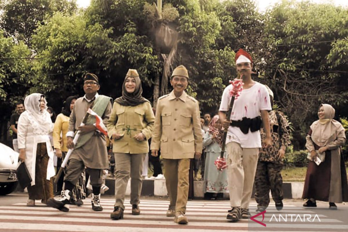 Bupati Gorontalo jadi model pada pagelaran busana tema kemerdekaan