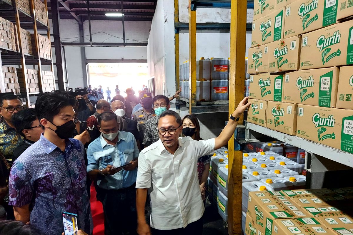 Menteri Perdagangan kunjungi pabrik minyak goreng di Padang pantau stok