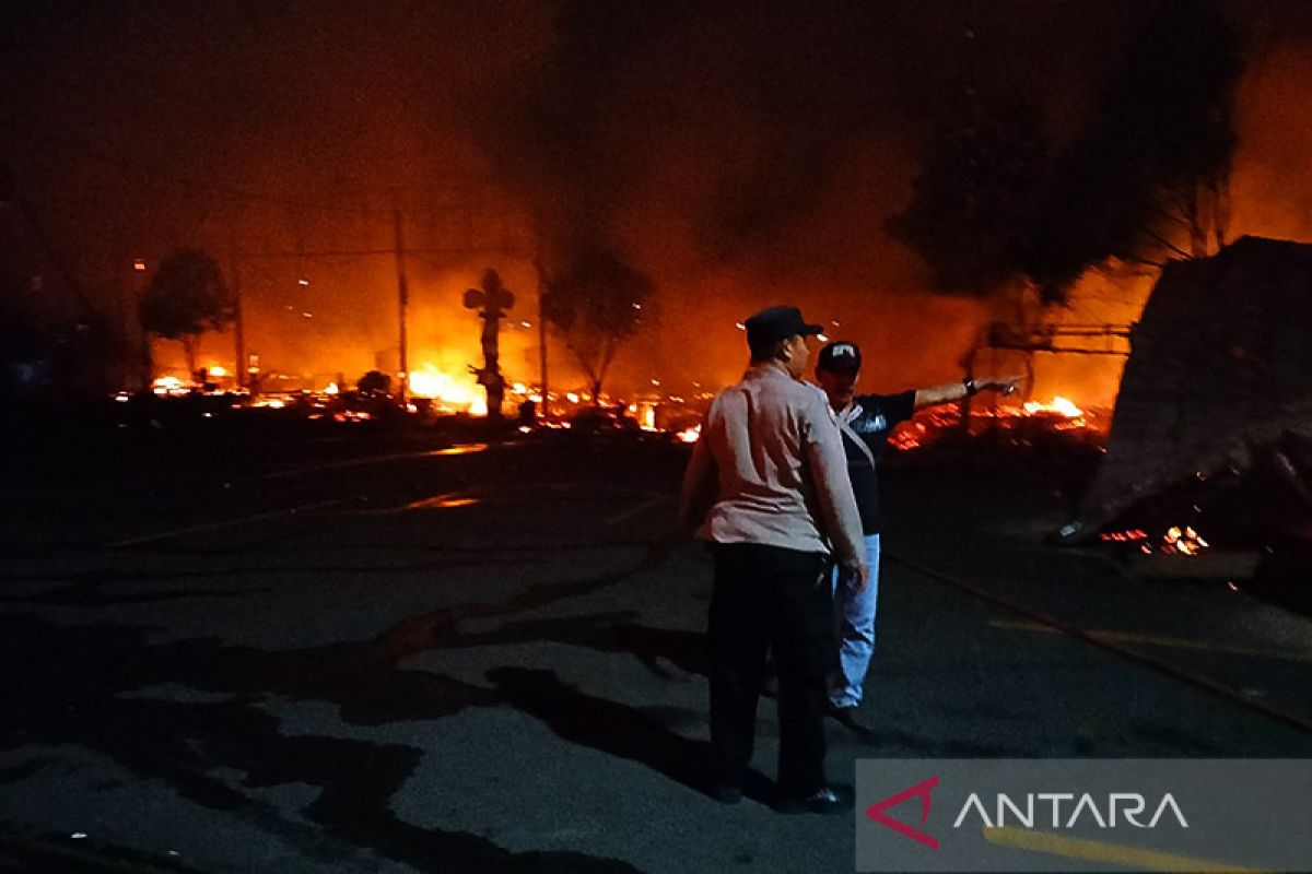 Polisi selidiki penyebab kebakaran Rumah Makan Tahu Sumedang di Garut