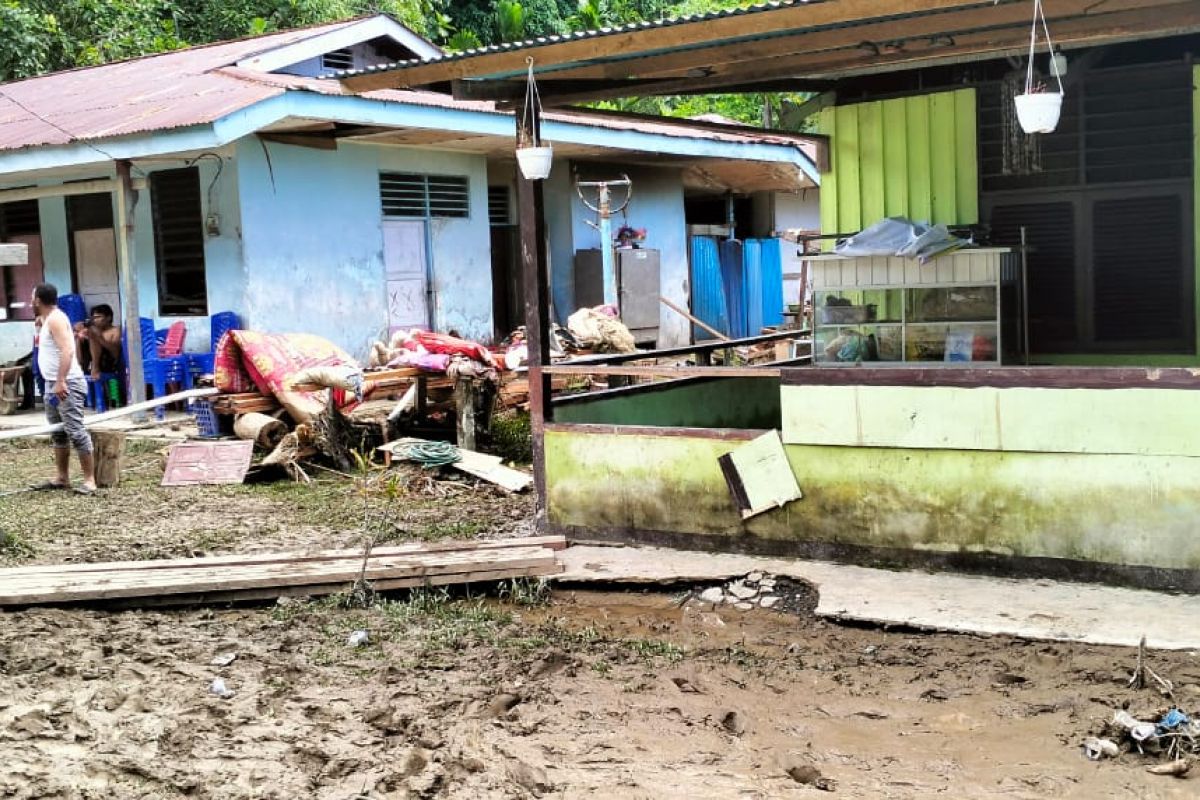 BPBD Wondama: 78 rumah warga Windesi terdampak banjir