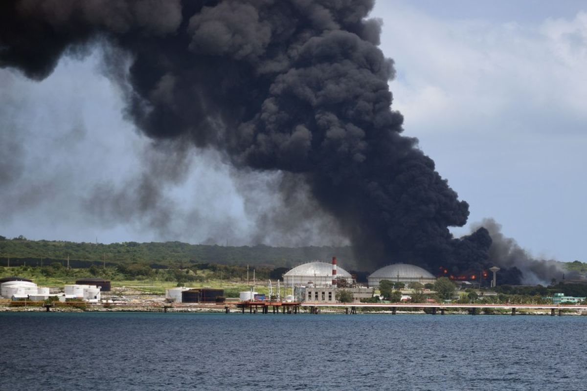Seorang tewas dan 122 terluka dalam ledakan ladang bahan bakar Kuba