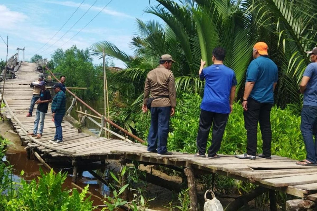 Dinas PUTR Inhil akan perbaiki jembatan rusak di Desa Tekulai Hilir
