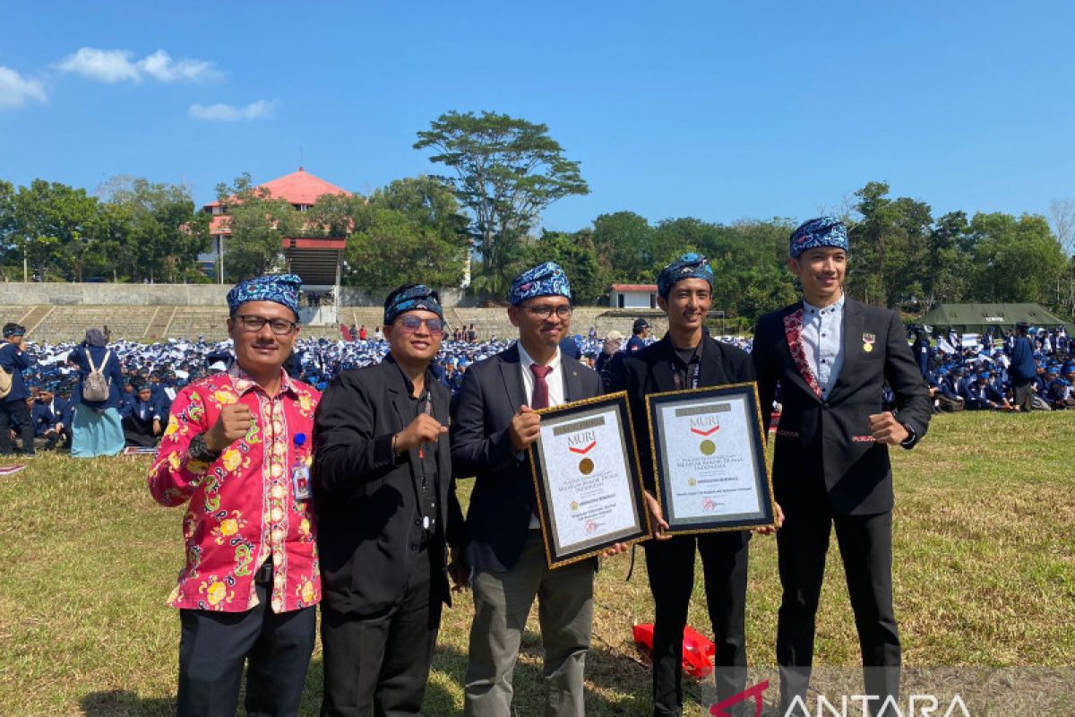 "Kbek Palak" 4.318 mahasiswa baru Unib 2022/2023 ciptakan rekor MURI