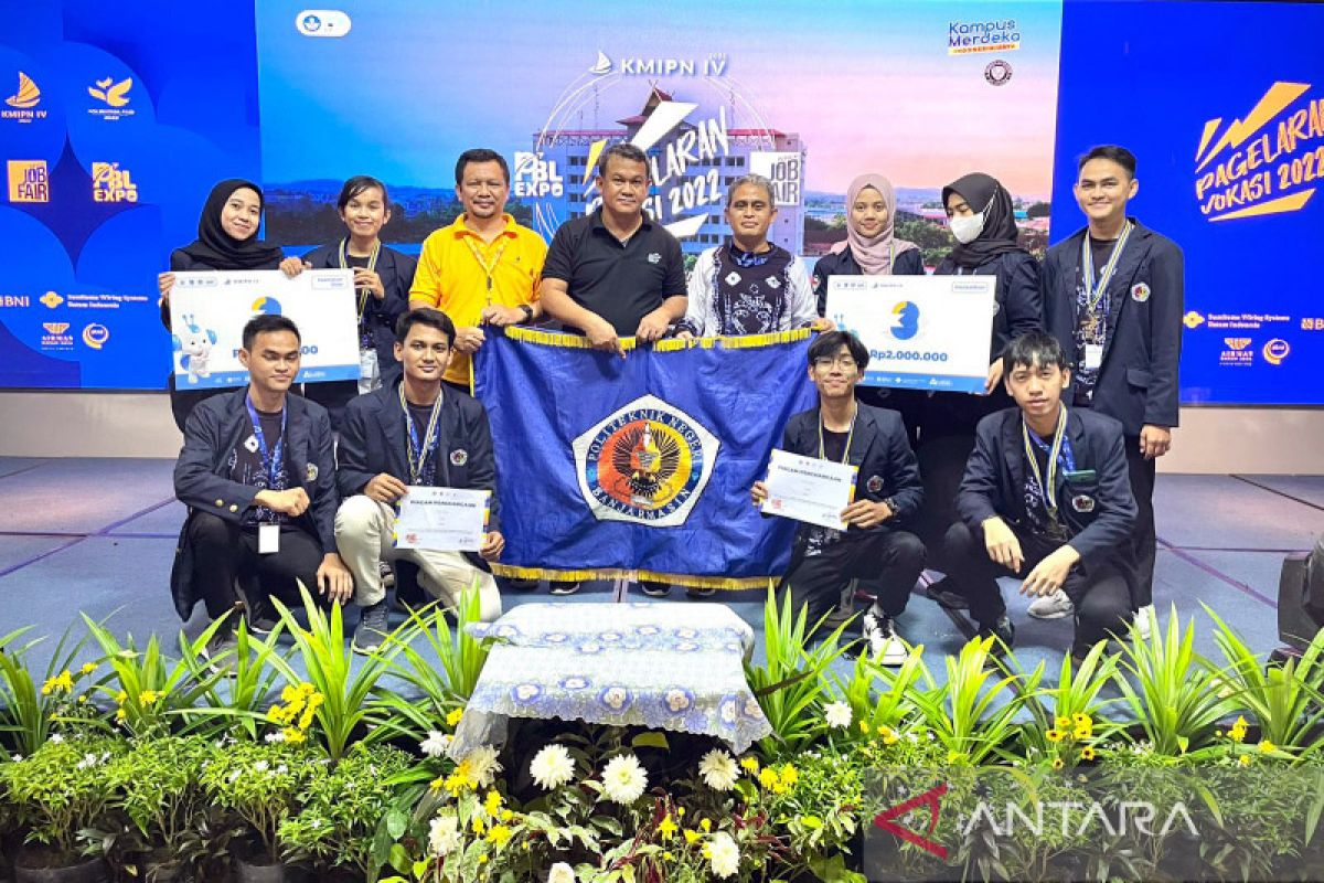 Dua mahasiswa Poliban raih juara 3 bidang informatika di ajang KMIPN