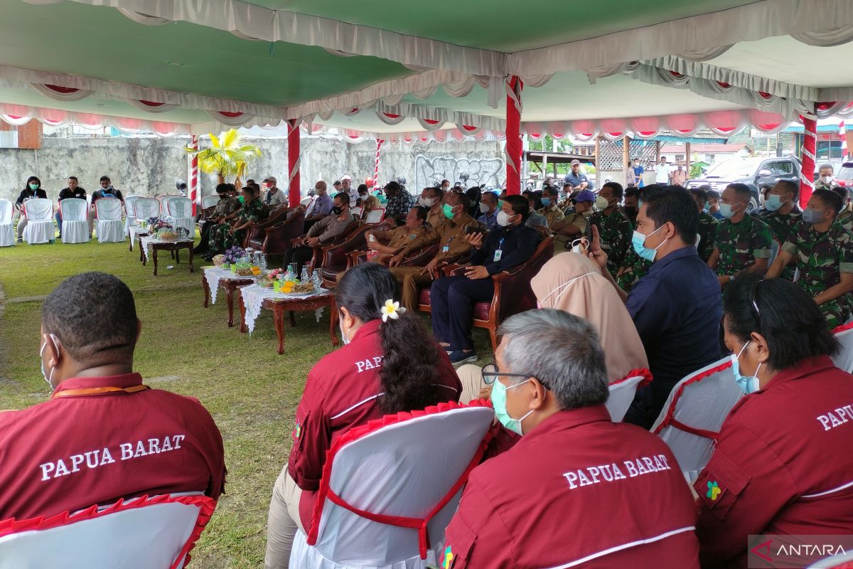 Vaksinasi dosis keempat di Papua Barat sasar 8.584 tenaga kesehatan