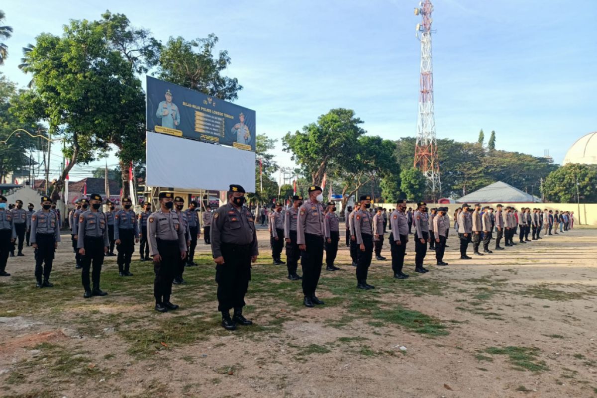 Jajaran polisi razia arus lalulintas ternak di Lombok Tengah