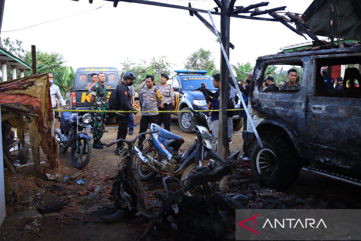 Polisi buru pelaku lain kasus pembakaran dan premanisme di Desa Mulyorejo Jember