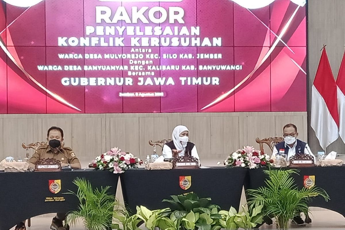 Khofifah bantu tangani kerusuhan di Desa Mulyorejo Jember