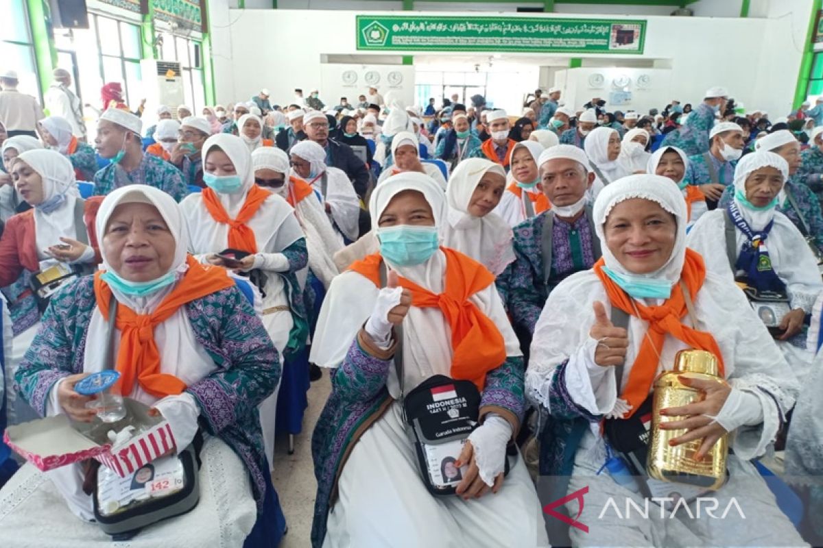 Jamaah Haji Kotabaru tiba di tanah ai