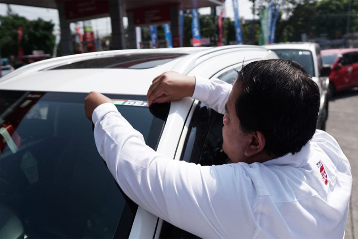 Bangga, Ratusan pengemudi tempel stiker BBM berkualitas di kendaraan mereka
