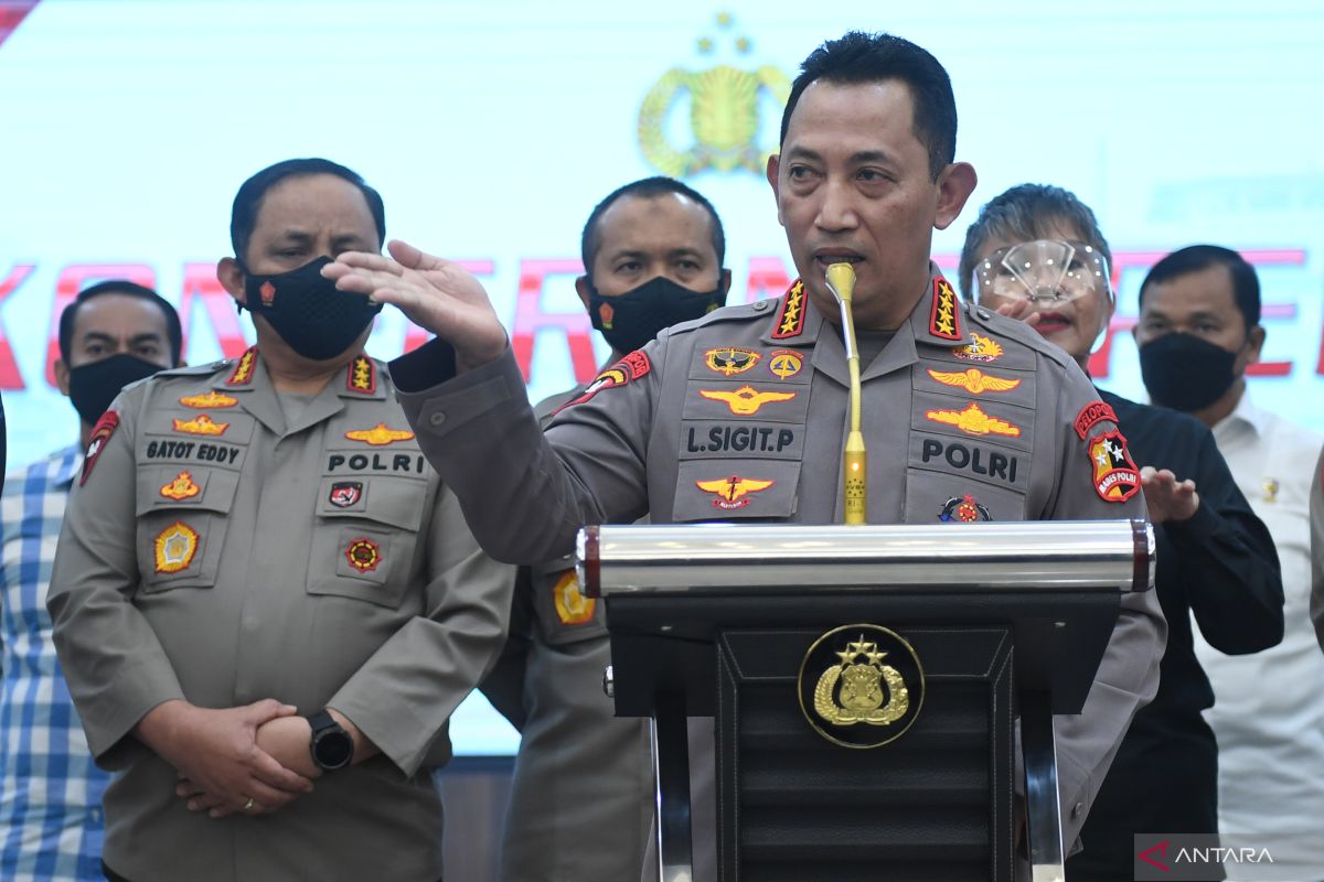Police chief asks ranks to commit to supporting govt policies