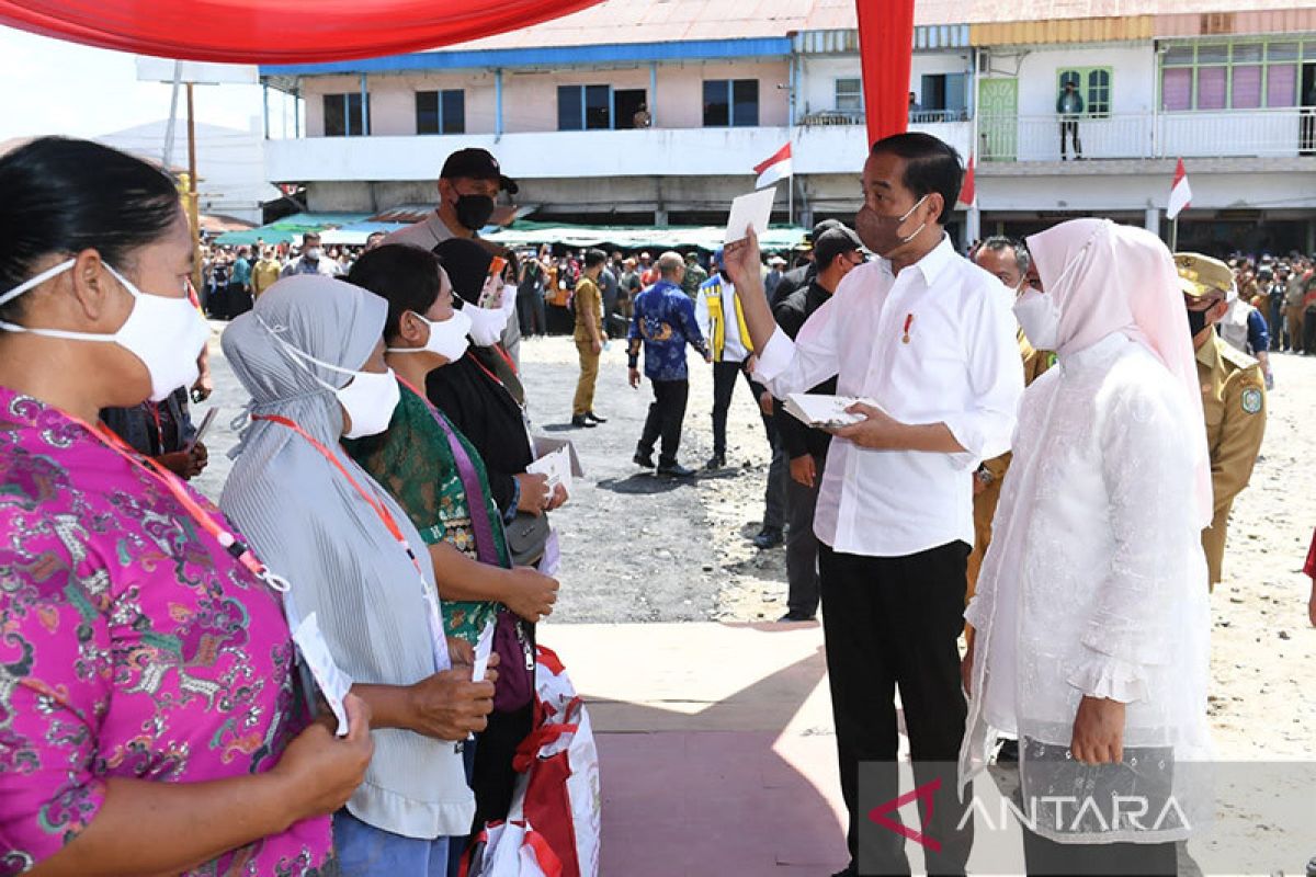 Jokowi minta masyarakat manfaatkan BMK untuk modal usaha