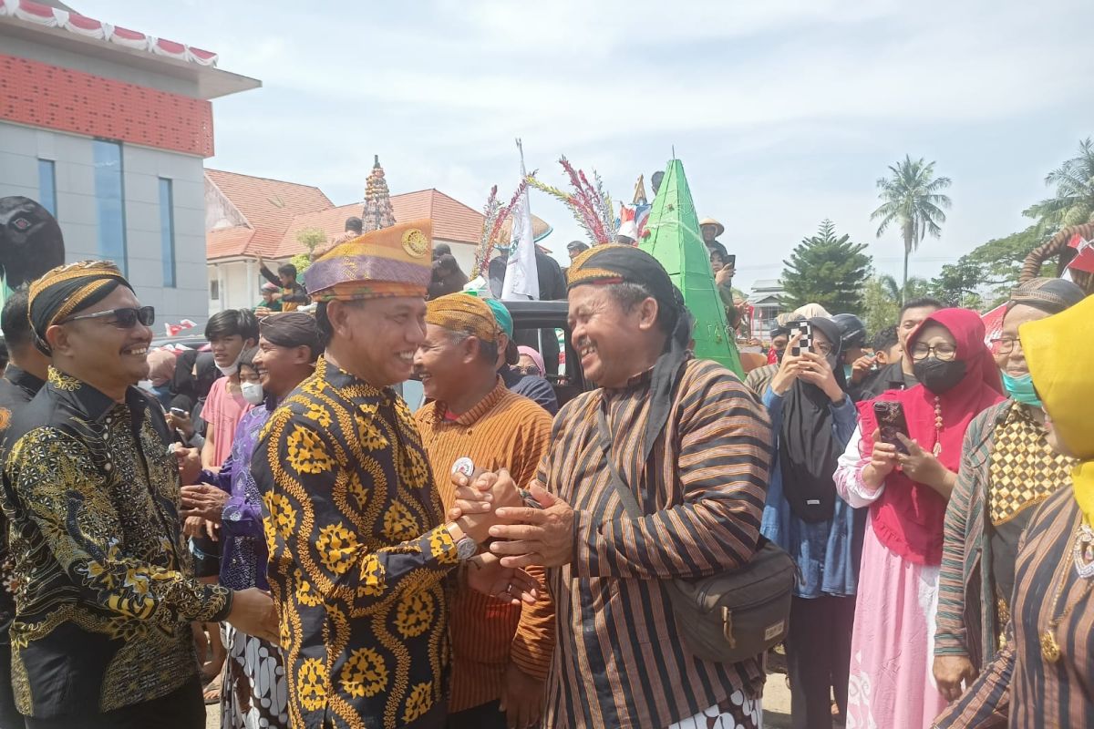 Wabup sambut karnaval Pawai Kebangsaan Paguyuban Jawa Ketapang