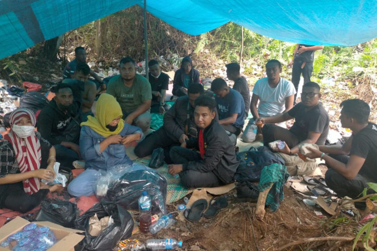 45 WNI dan 13 WNA ditangkap di Dumai dicurigai akan bepergian ke Malaysia secara ilegal