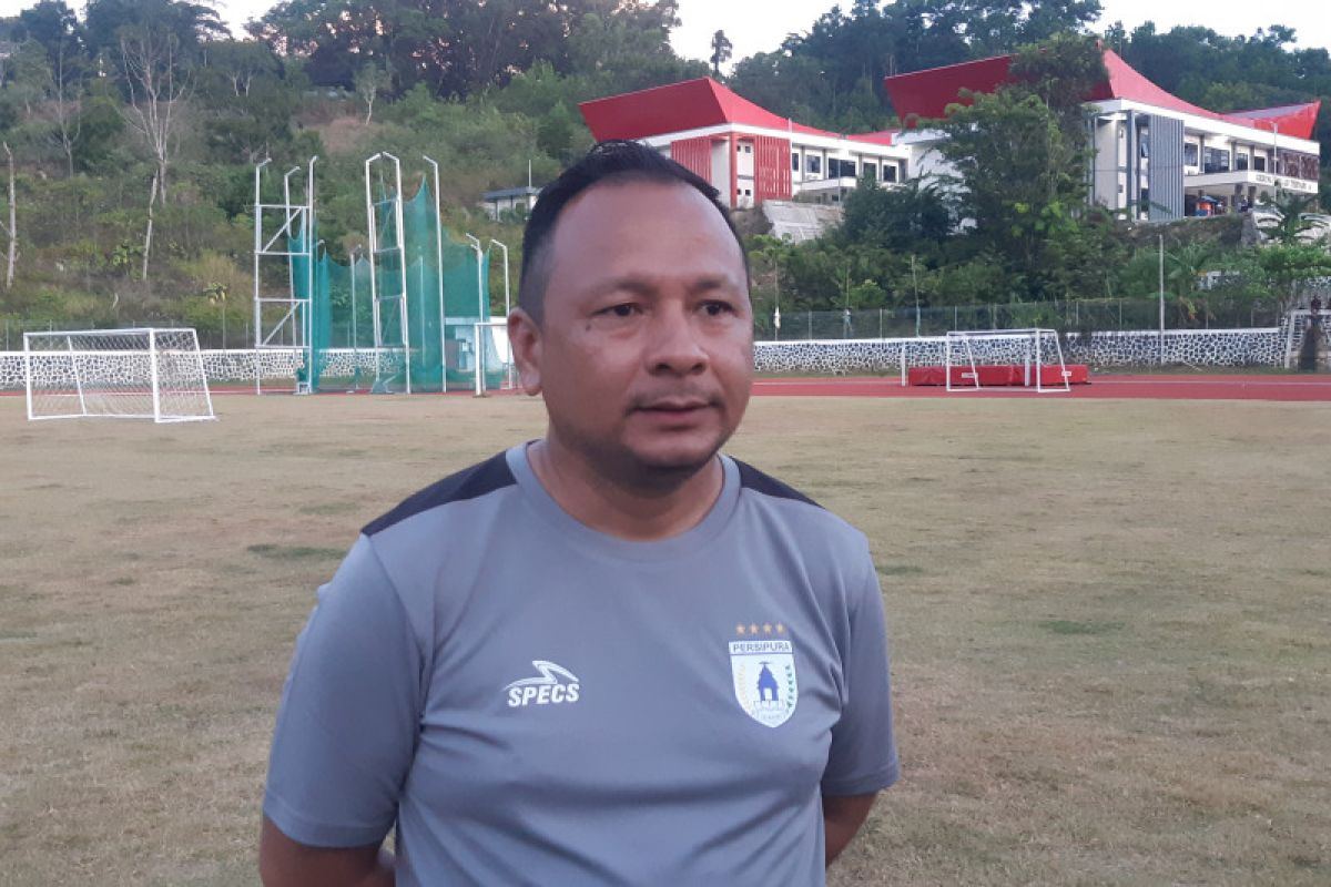 Persipura tingkatkan intensitas latihan pada lini bertahan