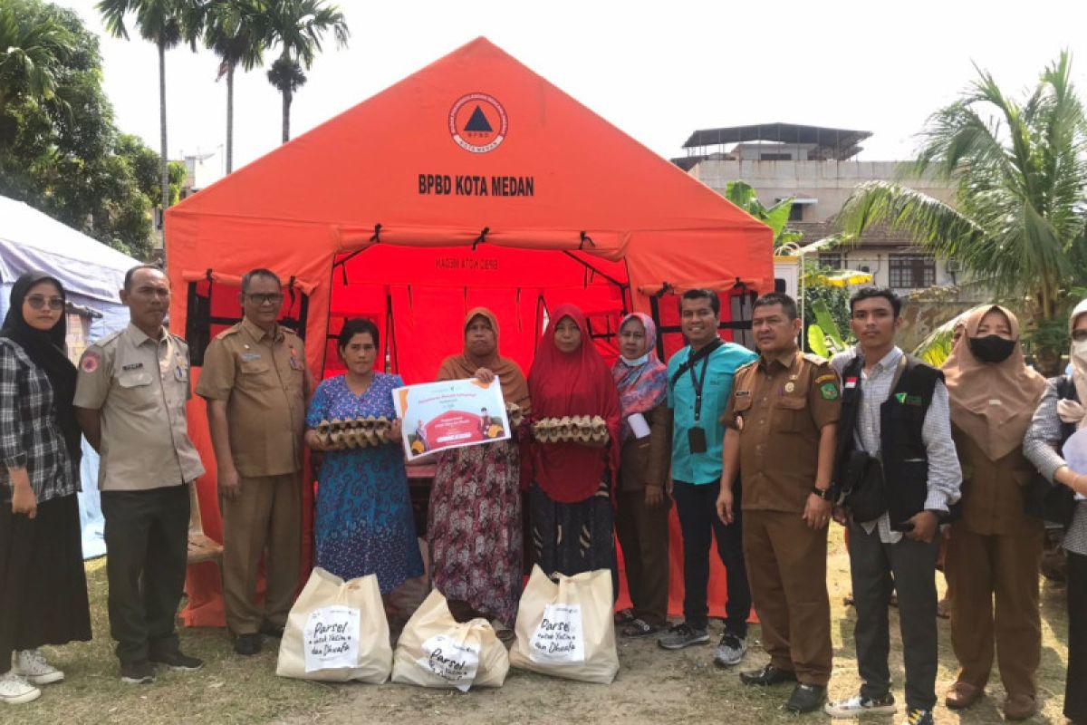 Dompet Dhuafa Waspada salurkan sembako bagi penyintas kebakaran di Jl Rahmadsyah, Medan