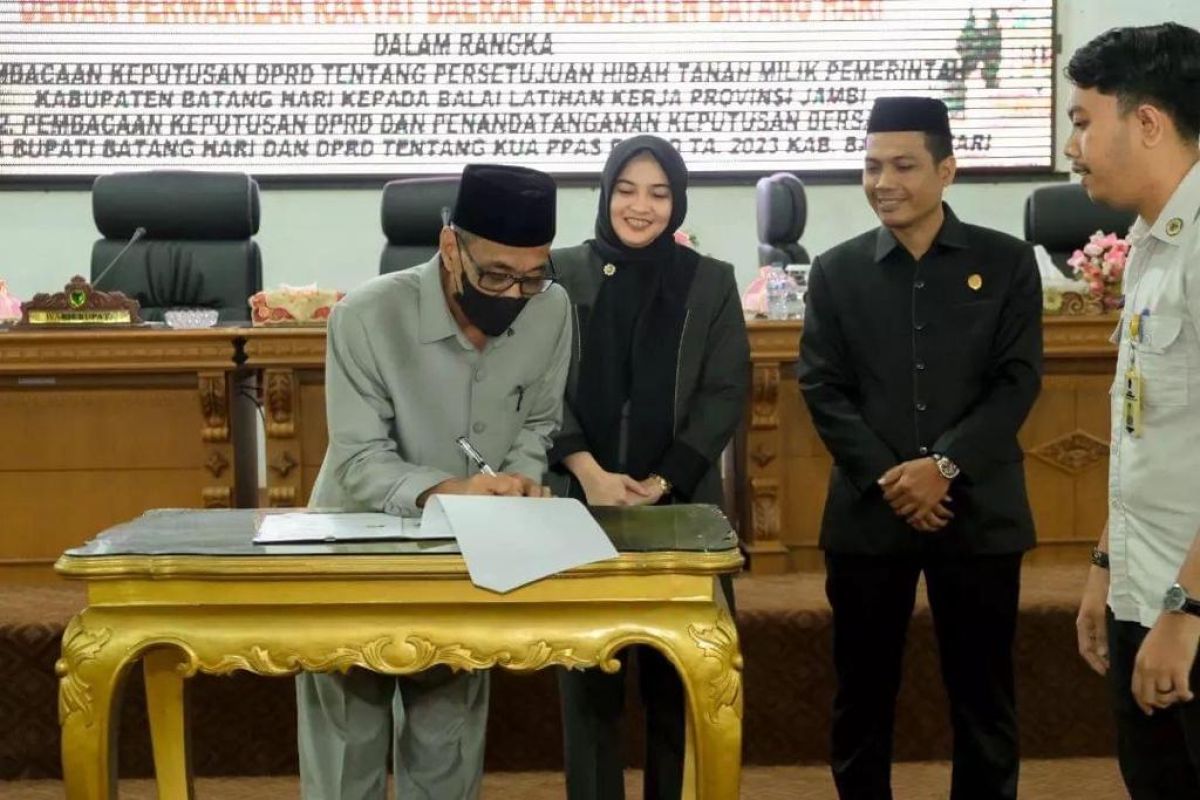 DPRD Batanghari gelar rapat paripurna tentang persetujuan nota pengantar KUA