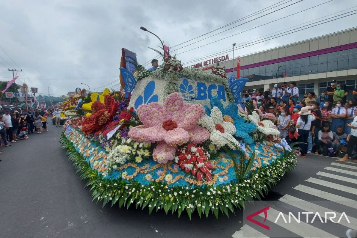 Komitmen dukung pariwisata Indonesia, BCA hadir di Tomohon International Flower Festival 2022