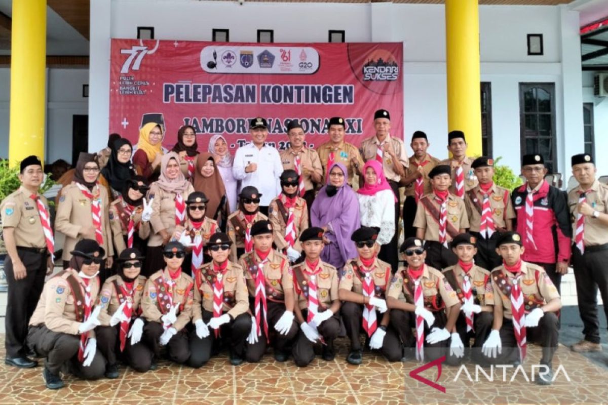 Wali Kota Lepas Keberangkatan kontingen Kendari Mengikuti Jambore Nasional di Cibubur