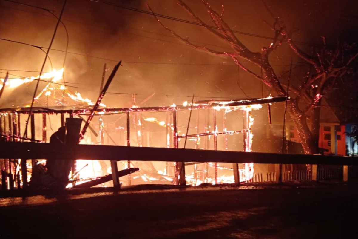 Kantor KPU Kab. Tana Tidung terbakar