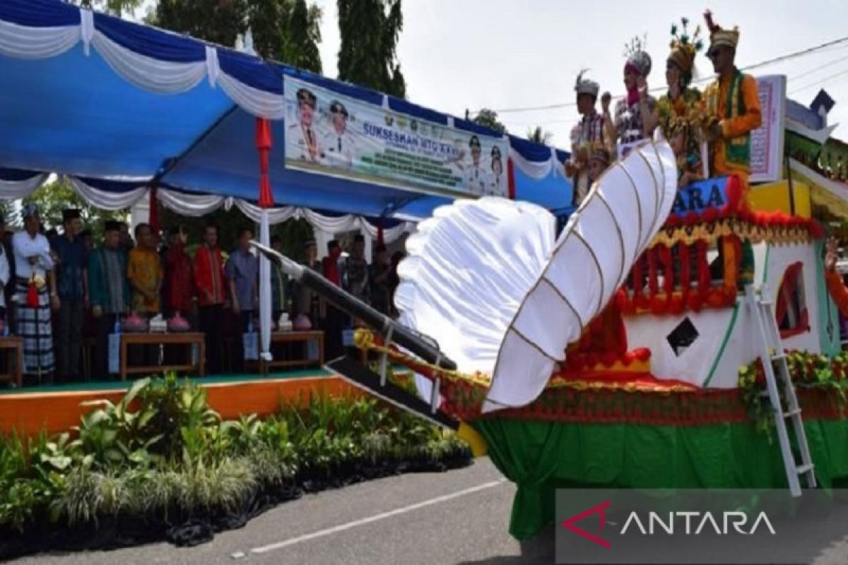 Pawai Ta'aruf Carnaval Religi menandai pembukaan MTQ Sultra 2022