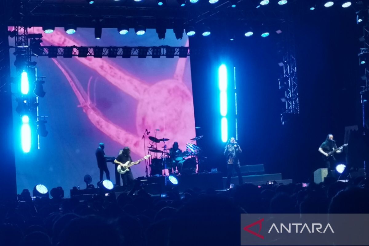 The Alien jadi lagu pembuka konser Dream Theater di Stadion Manahan Solo