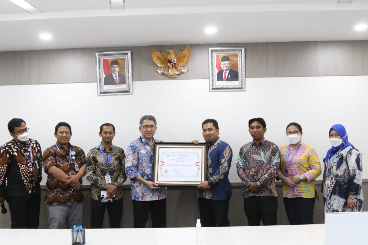 Konsen sosialisasi bahaya narkotika, Pj Bupati Aceh Besar terima penghargaan