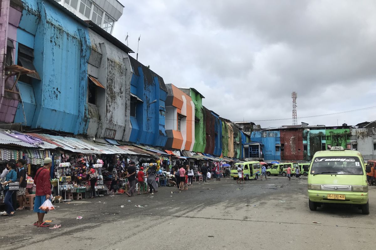 DPRD Ambon minta Pemkot konsisten tertibkan Pasar Mardika