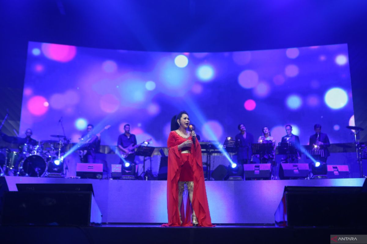 Vina Panduwinata sapa penggemarnya melalui konser 40 Tahun 