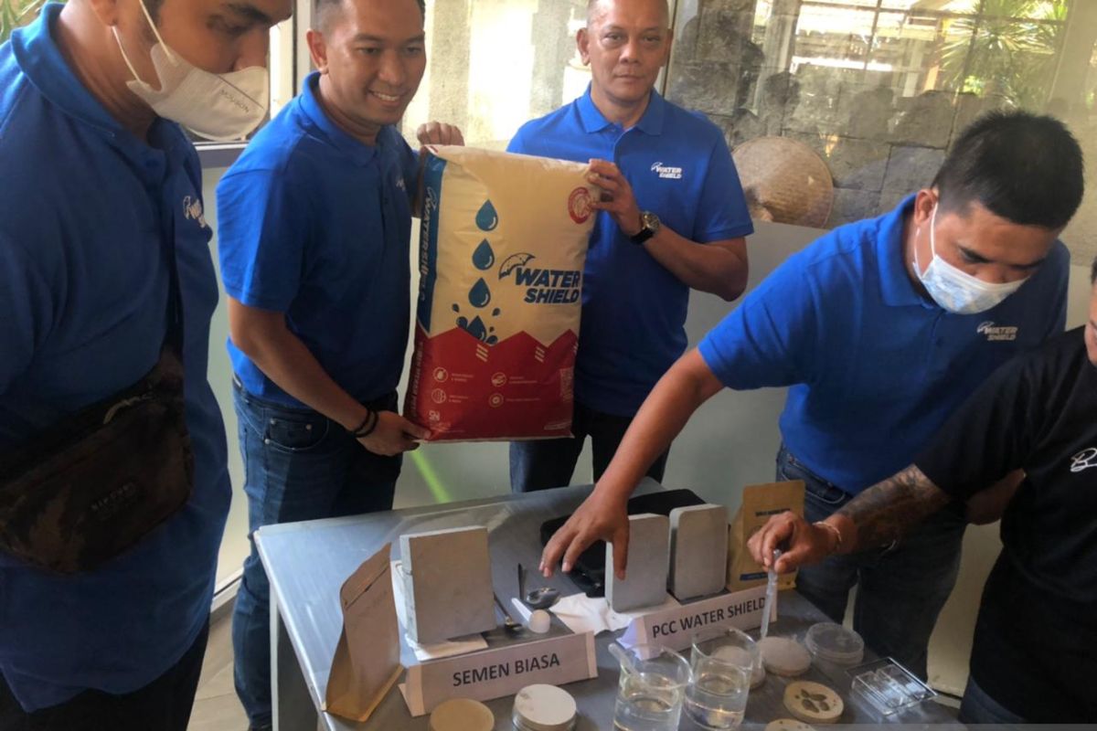 Bali pasar utama penjualan semen anti air untuk produksi arca dan pura
