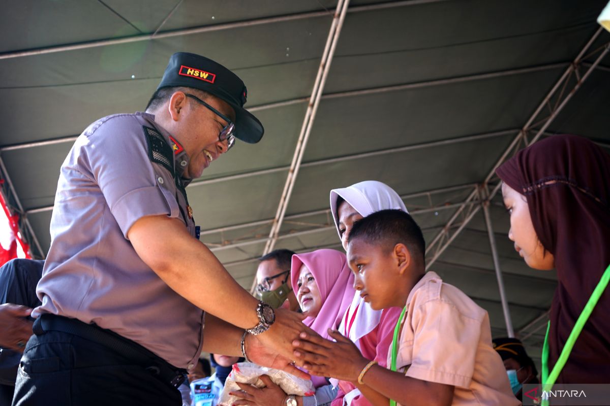 Kanwil Kemenkumham Gorontalo gelar vaksinasi COVID-19 umum dan  pelajar