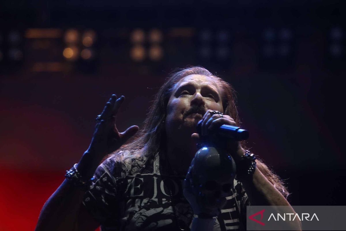 Dream Theater buka konser di Solo lewat lagu 