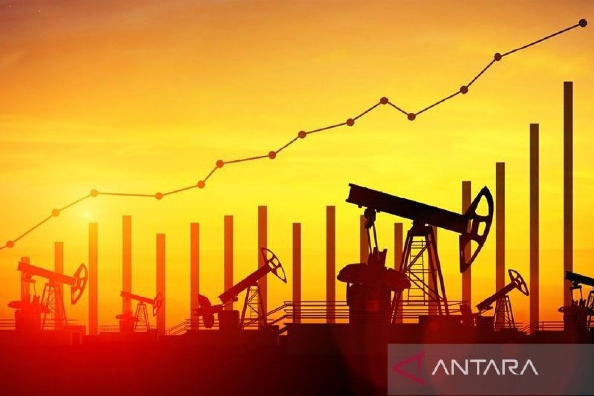 Harga minyak melonjak hampir 3 persen setelah OPEC+ setujui pangkas produksi