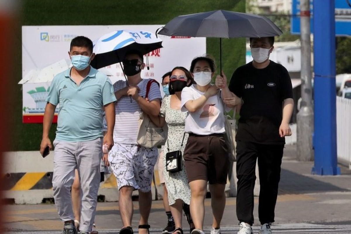 Suhu udara di Shanghai terus alami peningkatan hingga di atas 35 derajat Celcius