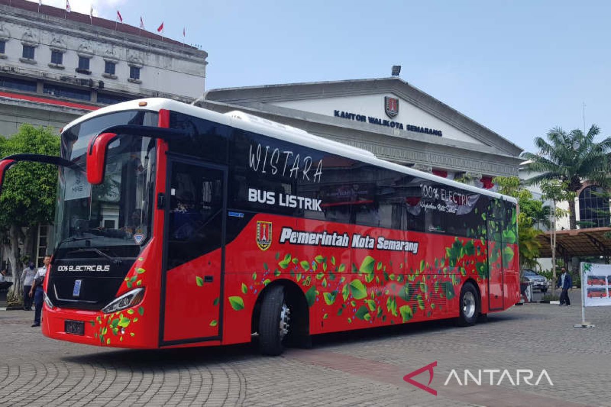 Pemkot Semarang perbanyak kendaraan operasional tenaga listrik