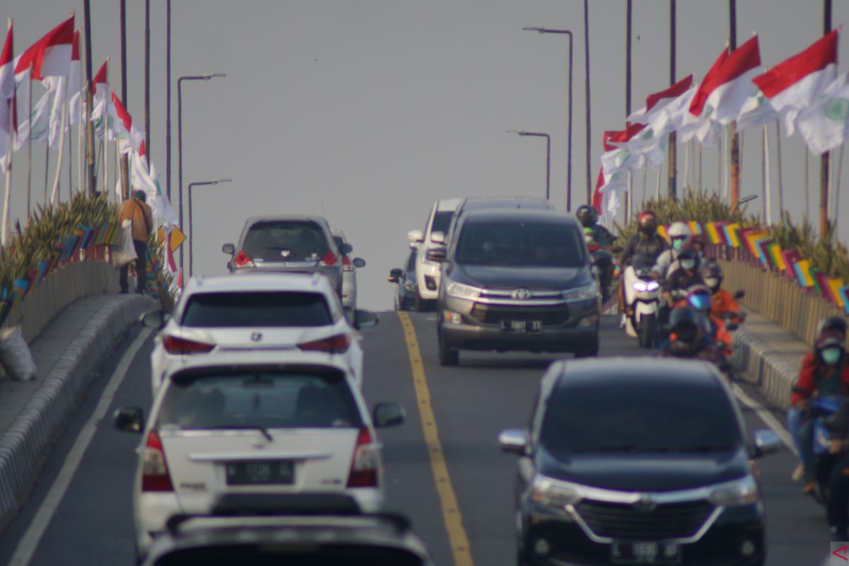 Larangan terhadap bendera Merah Putih