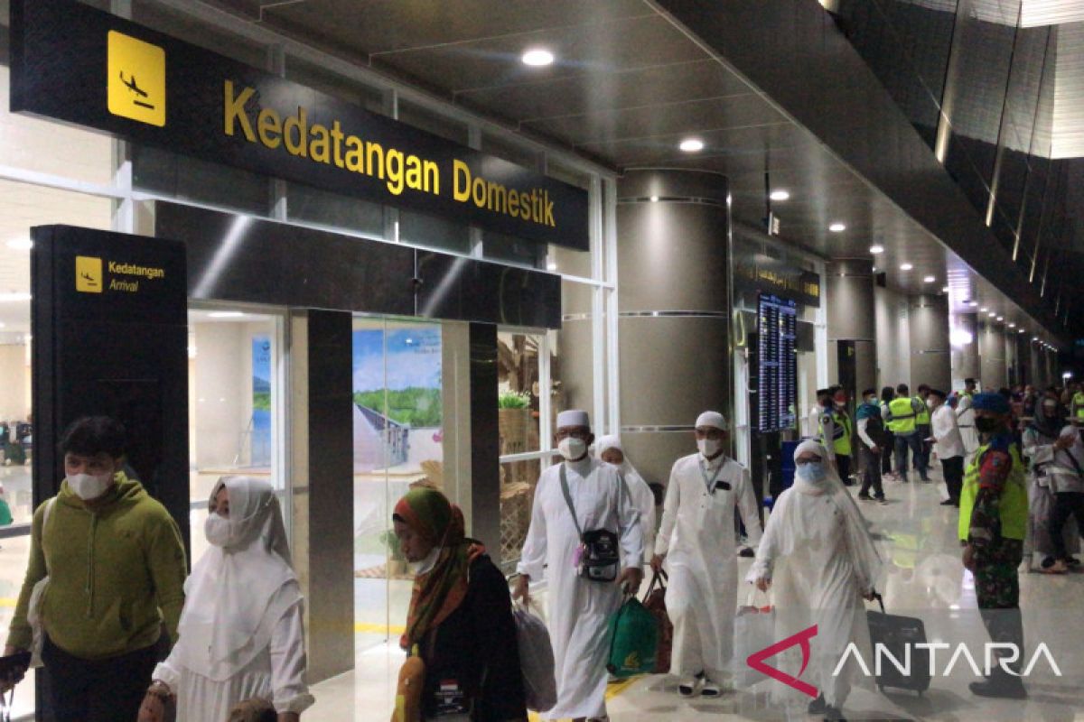 Jemaah haji asal Sulut tiba di Bandara Sam Ratulangi