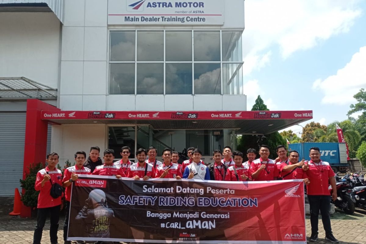 Karyawan Telkom Akses ikut edukasi Safety Riding dari Astra Motor Kalbar