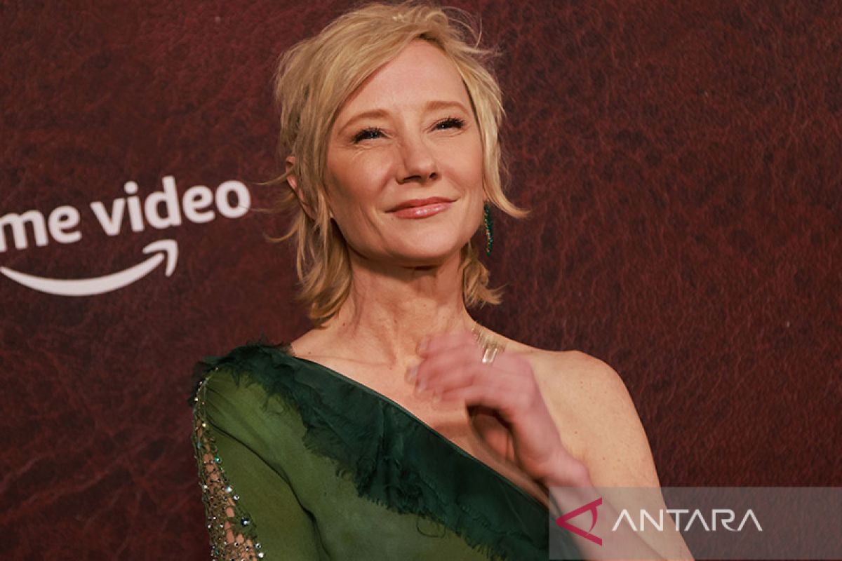 Aktris Anne Heche meninggal dunia setelah ventilator dicabut