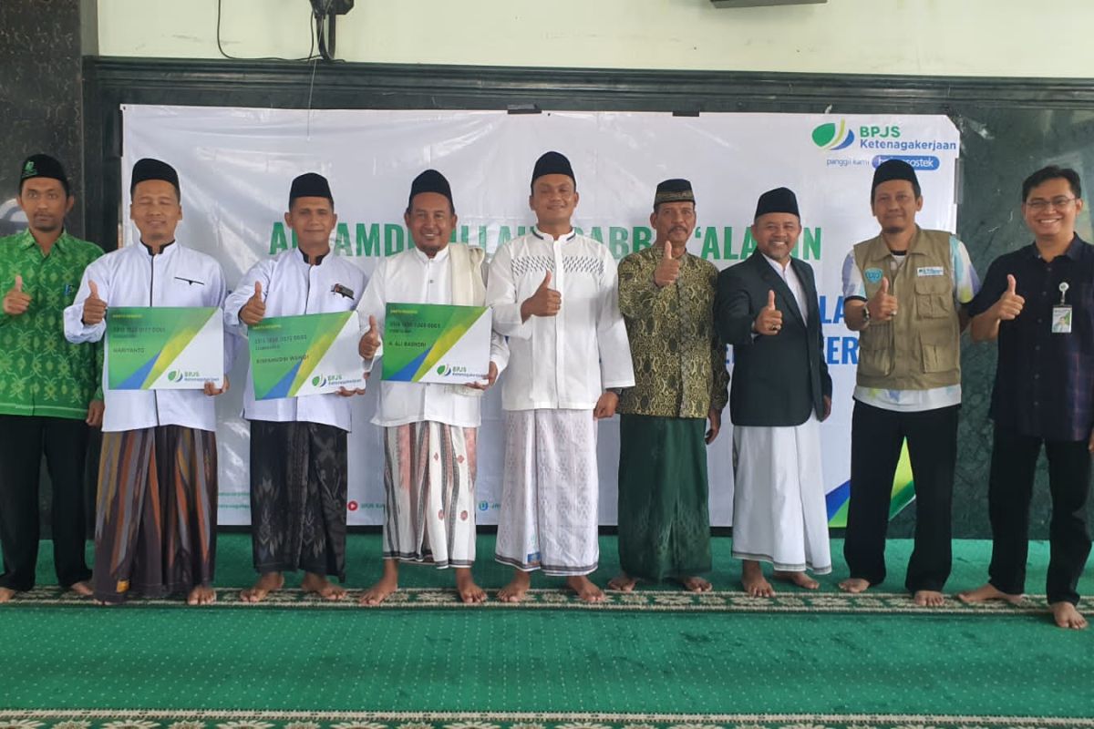 Masjid Jami Nurul Islam Sidoarjo daftarkan 92 orang sebagai peserta jaminan sosial