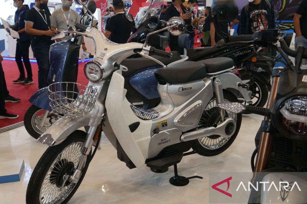 Motor listrik besutan Indonesia mejeng di GIIAS 2022