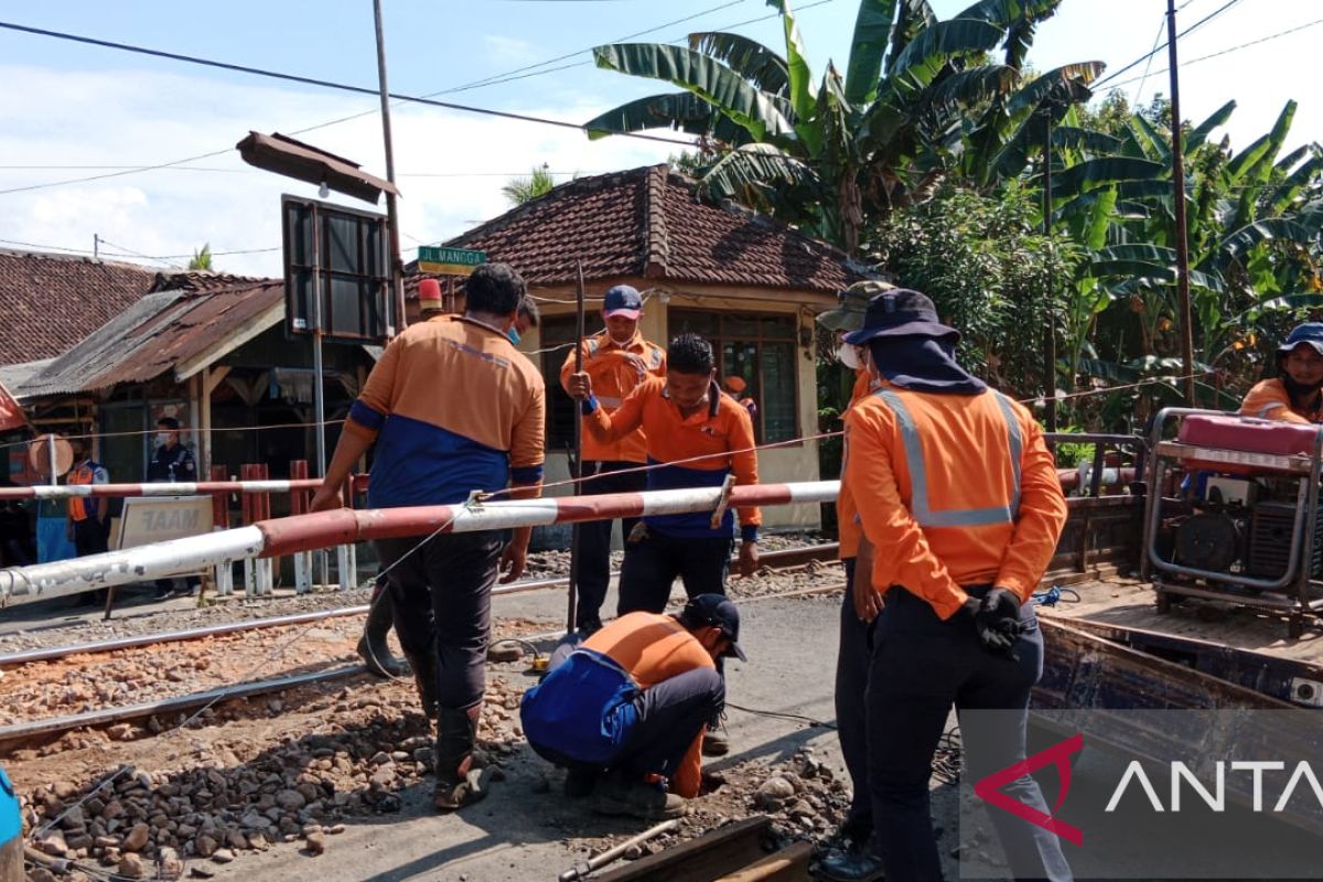 KAI Daop 9 Jember tutup 24 perlintasan liar karena banyak kecelakaan