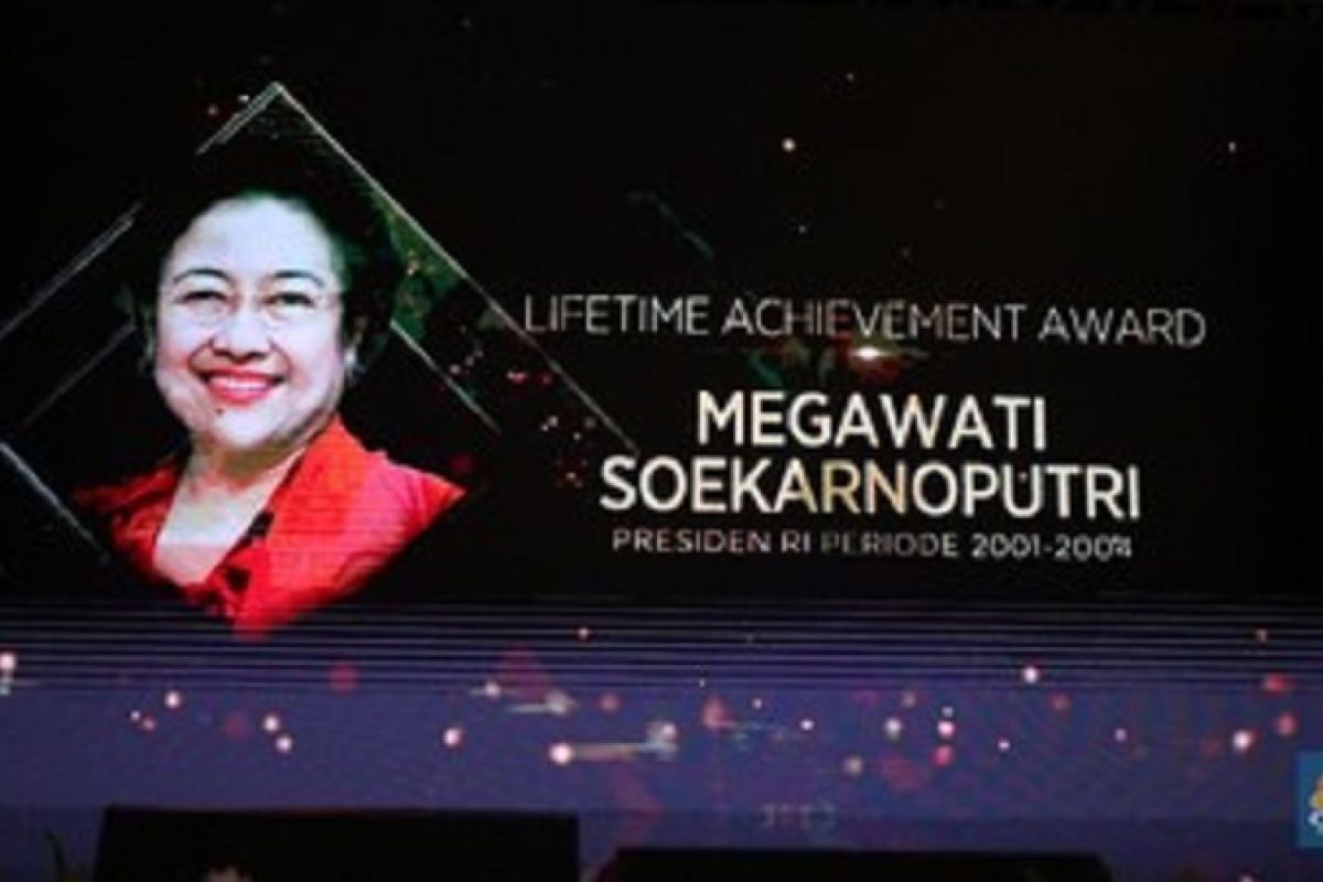 Megawati Soekarnoputri terima penghargaan Medali Yobel dari Presiden Kazakstan