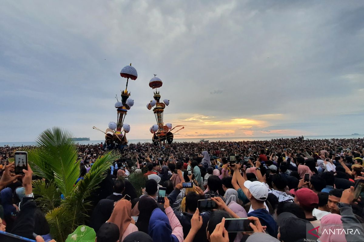 Ratusan ribu wisatawan saksikan Pesona Budaya Tabuik di Pariaman