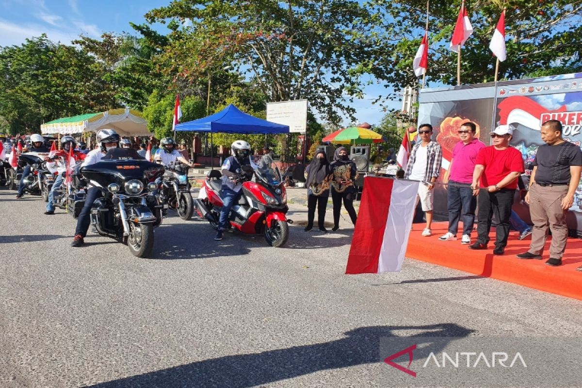 Puluhan klub motor ramaikan Kirab Merah Putih di Sampit