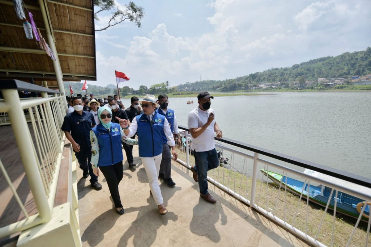 Gubernur Jabar tugaskan DLH disiplinkan pihak pencemar Situ Siburuy