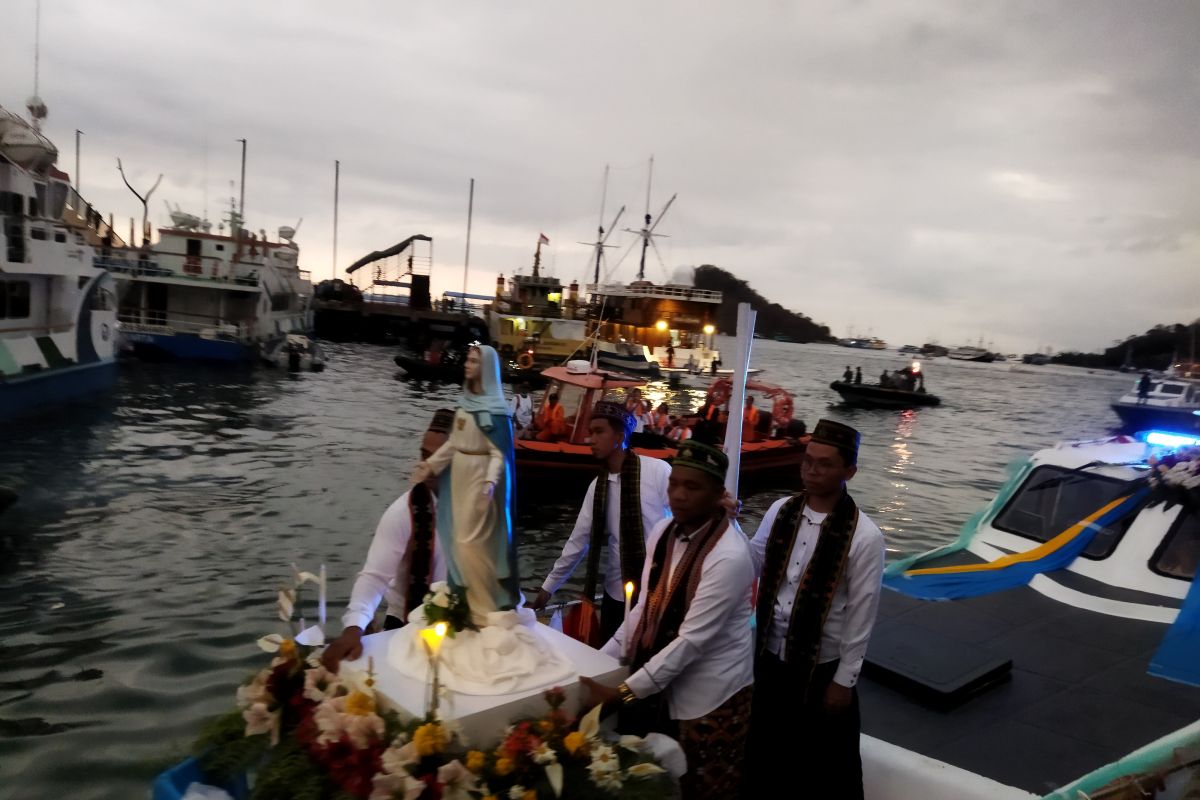 Ribuan umat Katolik Manggarai Raya ikuti Prosesi Akbar Maria Assumpta Nusantara