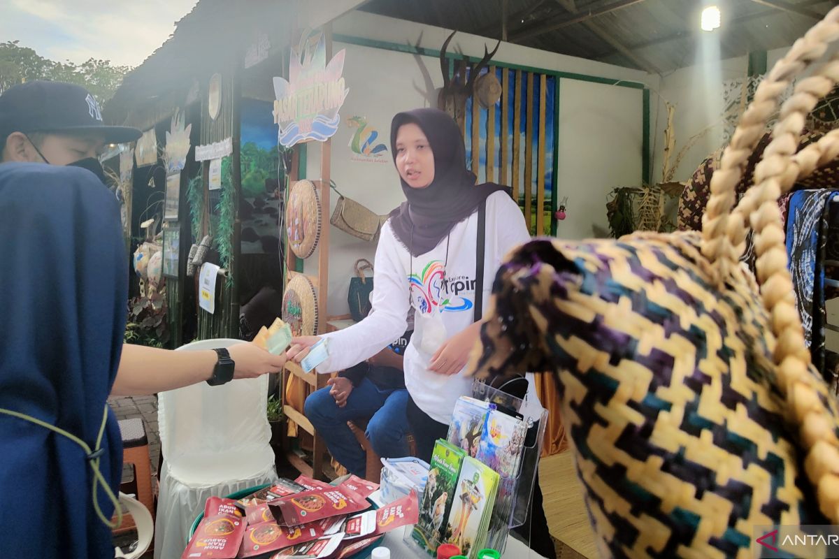 Stand Tapin jadi perhatian di Festival Pasar Terapung