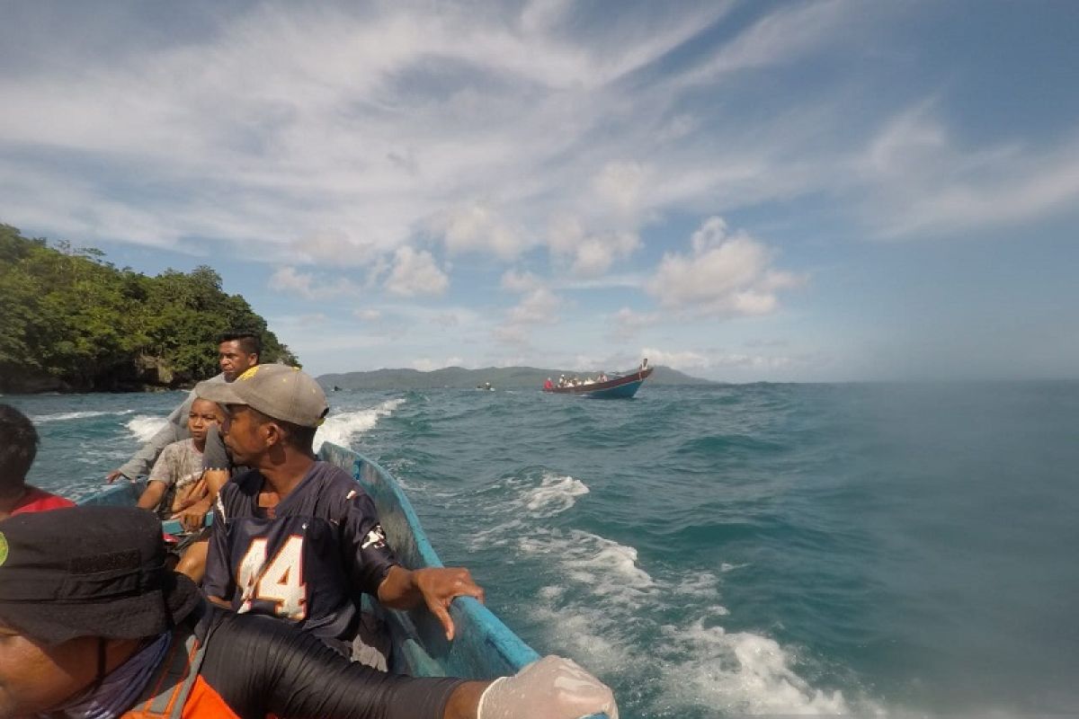 Tim SAR evakuasi jasad nelayan Saparua Timur